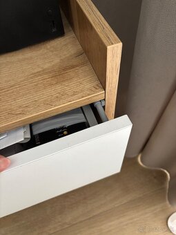 Skrinka pod TV - 4