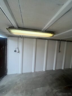 Na predaj garáž S elektrikou, svetlom a zateplením - 4