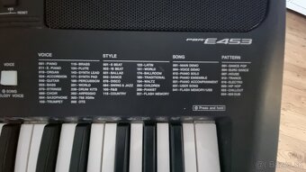 Yamah PSR- E453 + stojan + stolička - 4