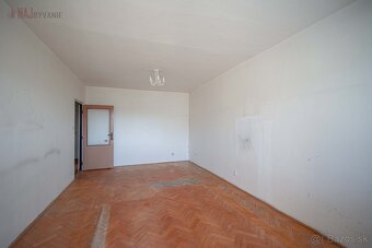 Pôvodný stav - Veľký 2i 68m2 + loggia na sídlisku Roveň - 4
