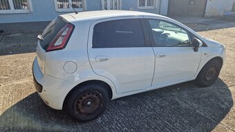 Fiat Punto EVO, motor menený, má 80000km - 4