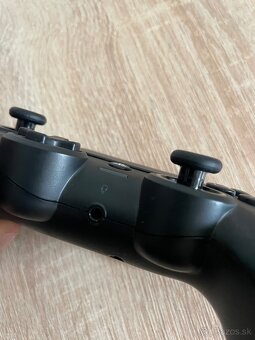 Predám ovládač na PS4 Nacon - 4