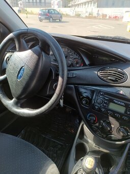 FORD FOCUS - 4
