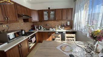 Ponúkame na predaj 4- izbový dvojgeneračný byt s balkónom. - 4