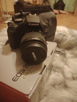 Canon EOS 2000D - 4