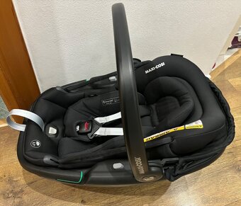 Maxi Cosi Coral 360 autosedačka Essential Black - 4