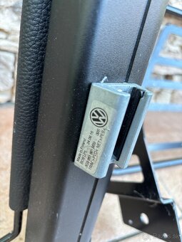 Sieť batožinového priestoru- oddeľovník - 4