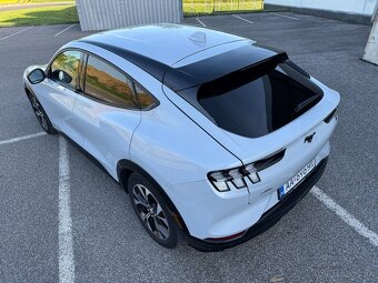 Ford Mustang Mach-E 75.7kWh Premium AWD STD ODPOCET DPH - 4