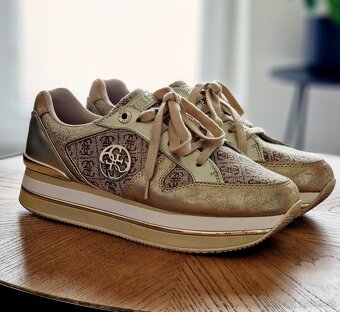 GUESS SNEAKERSY DEALY FL5DLY FAL12 ZLATÁ - LEN ZA 50 € - 4