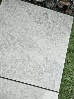 Dlažba aj na terče, 60x60x2cm,stredne sivá, vzor kameň - 4