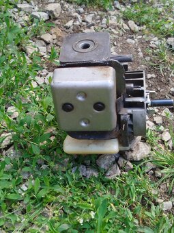 Motor z kosačky - 4
