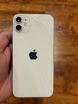 Predám IPhone 11 64GB - 4