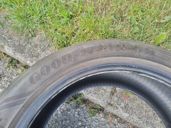 Goodyear 235/45/R18 - 4