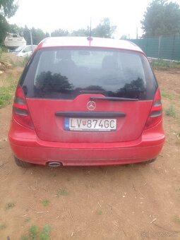 Mercedes Benz A180 - 4