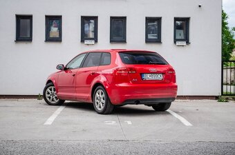 Audi A3 Sportback 1.6 Attraction Basic - 4