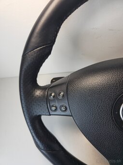 GTI kožený multifunkčný volant s radením F1 - 4