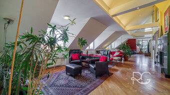 Pôsobivý staromestský byt s veľkou terasou s krásnym výhľado - 4