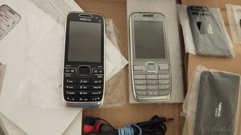 2x Nokia E52 Kompletní balení - 4
