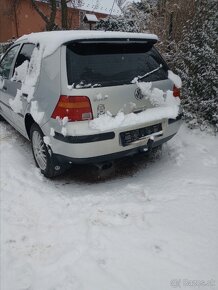 Golf 4 motor 1,4i na náhradné diely alebo v celku za 300 - 4