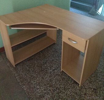 Počítačový stolík  darujem - 4