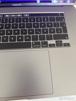 MacBook Pro 16 i7 16GB/512GB - 4