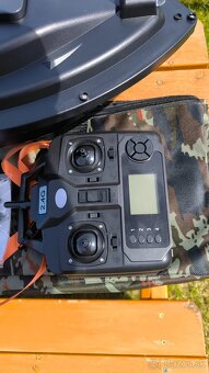 GPS loďka na ryby s taškou - 4