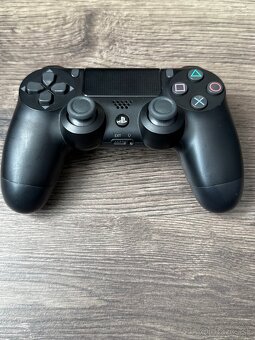 Playstation 4. 872GB - 4