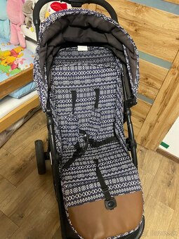 Športový kočík Petite&Mars MOVE - 4