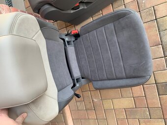 Prodám poslední řadu sedadel VW Multivan T7 Alcantara Kůže - 4