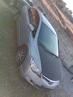 Honda Civic 7g 1.8 benzin - 4