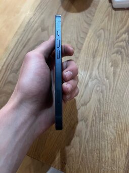 iPhone 13 - 4