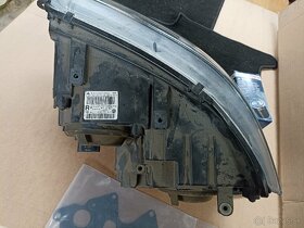 Predam svetlo + nejake diely Vw T5.1 T6 - 4