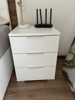 2ks biely stolík k posteli - 4