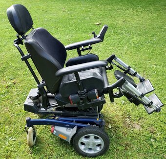 Elektricky invalidný vozík. - 4