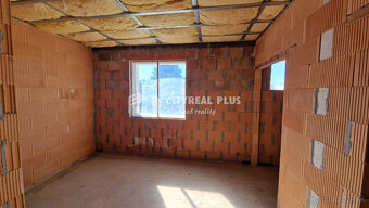 Na Predaj 4 izbová NOVOSTAVBA na 763m2 pozemku Nové Zámky - 4