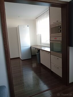 REZERVOVANE Dám do prenájmu pekný priestranný 2,5 izbový byt - 4