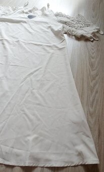 Biele minišaty s čipkou na rukávoch, v. M/L - 4