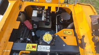 Bobcat E08 - 4