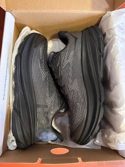 Hoka Clifton 9 - 4