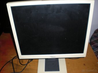 Samsung S24D300H - 4