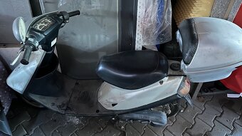 Predam Skuter Yamaha 49 cm3 uloženika stal v garáži 10 rokov - 4