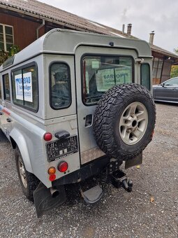 Land Rover Defender - 4