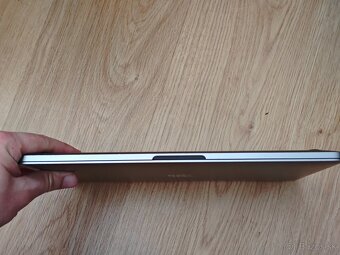 Macbook Pro 2020 Touchbar (i5 2.0, 16 GB ram, 512 GB ssd) - 4