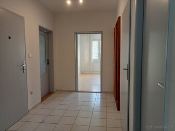 PRENÁJOM - Veľký 2 izbový byt s balkónom - 4