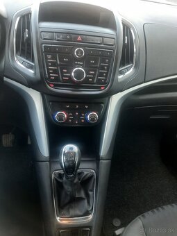 Predam Opel Zafira 1.4 benzin LPG r.v.2016 - 4