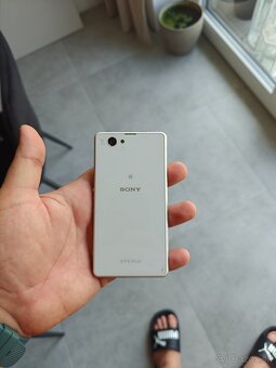 Sony Xperia Z1 compact - 4