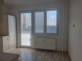 PREDAJ - 2-izbový byt s troma balkónmi - Nitra, Centrum - 4