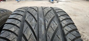 Goodride 235/40 R18 - 4