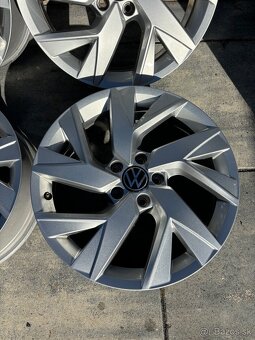 ✅ 5x112 r18 Tiguan z predvadzajuceho vozidla - 4
