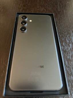 Samsung Galaxy S24 - 4